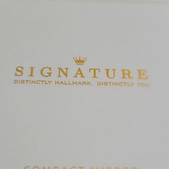 "Oh, So  Pretty"  Signature Compact Mirror - Picture 6 of 7